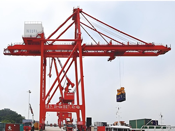 岸邊橋式集裝箱起重機(jī)